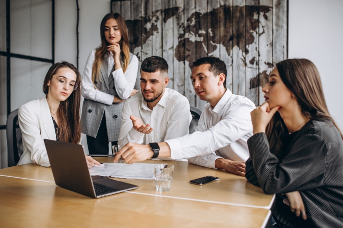 Foto Come sfruttare il Primacy e Recency Effect per fare una buona impressione nelle riunioni di lavoro